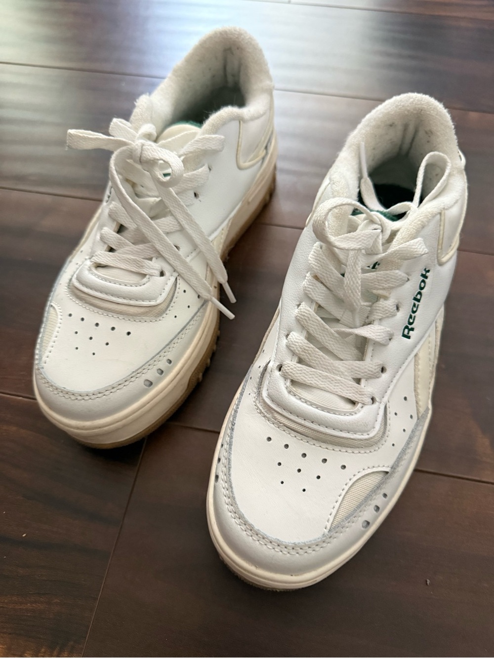 Reebok White Sneakers with Green Accents - Picture 2 of 4